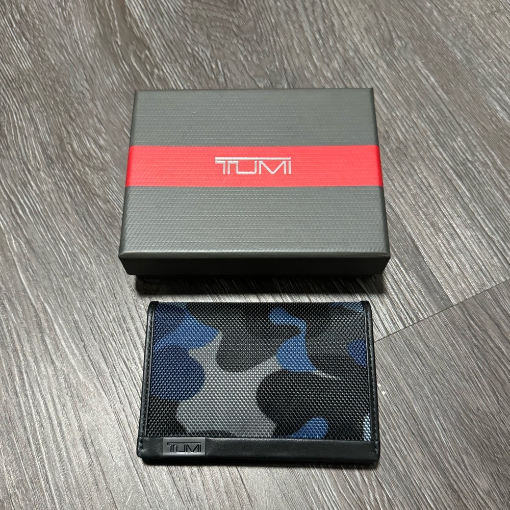 TUMI- NWT blue camouflage wallet